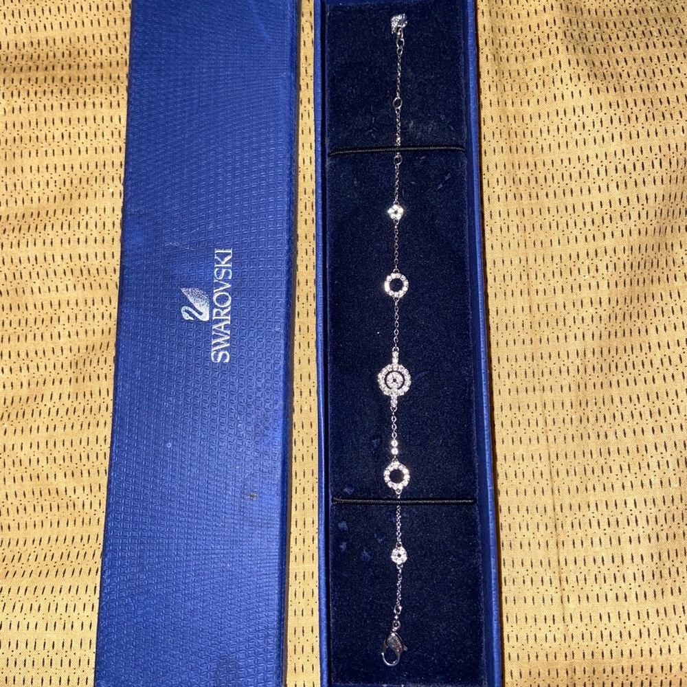 Swarovski dainty bracelet